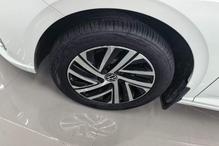Used Volkswagen Lavida 2024 1.5L Automatic 5 Million Edition Left Front Wheel Hub