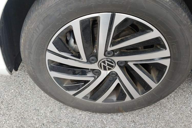 Used Volkswagen Lavida 2024 300TSI DSG Starry Sky Leading Edition Left Front Wheel Hub