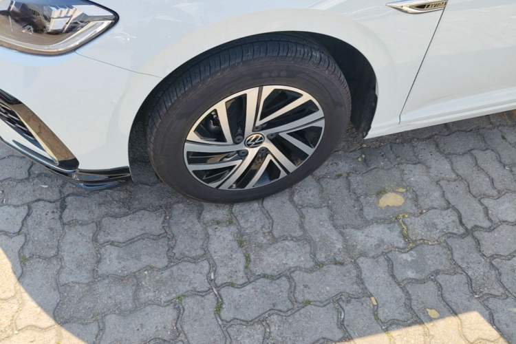 Used Volkswagen Lavida 2024 300TSI DSG Starry Sky Leading Edition Left Front Wheel Hub