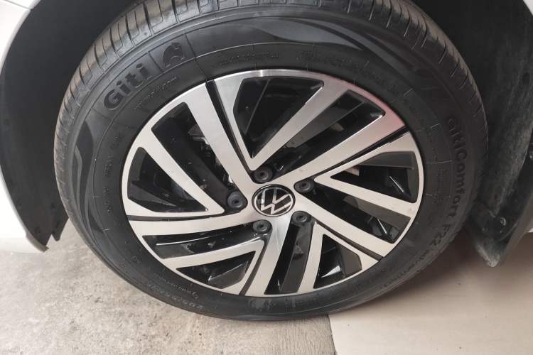 Used Volkswagen Lavida 2024 300TSI DSG Starry Sky Leading Edition Left Front Wheel Hub