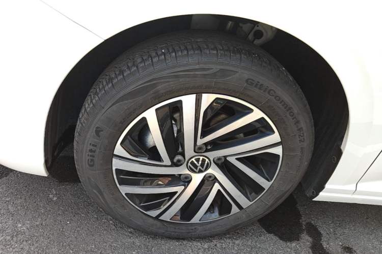 Used Volkswagen Lavida 2024 300TSI DSG Starry Sky Leading Edition Left Front Wheel Hub