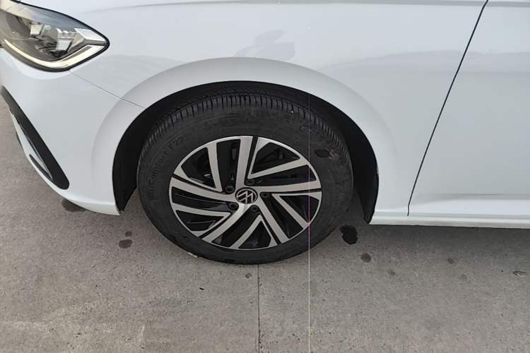 Used Volkswagen Lavida 2024 1.5L Automatic Starry Sky 5 Million Edition Left Front Wheel Hub