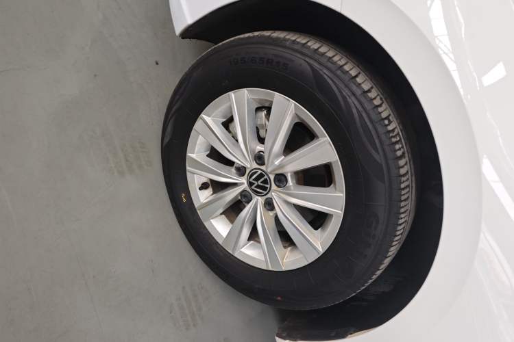 Used Volkswagen Lavida 2024 1.5L Automatic DeYi Edition Left Front Wheel Hub
