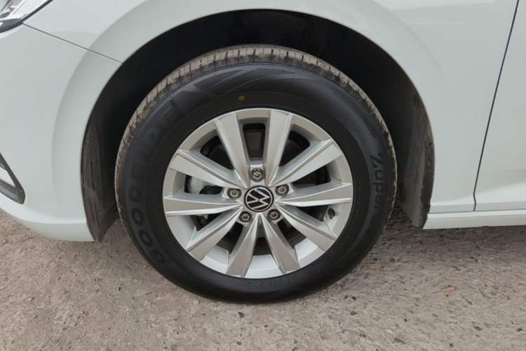 Used Volkswagen Lavida 2024 1.5L Automatic DeYi Edition Left Front Wheel Hub