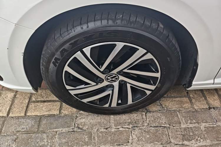 Used Volkswagen Lavida 2024 300TSI DSG Starry Sky Leading Edition Left Front Wheel Hub