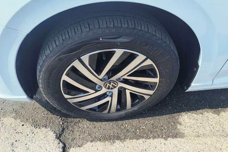 Used Volkswagen Lavida 2024 300TSI DSG Starry Sky Leading Edition Left Front Wheel Hub