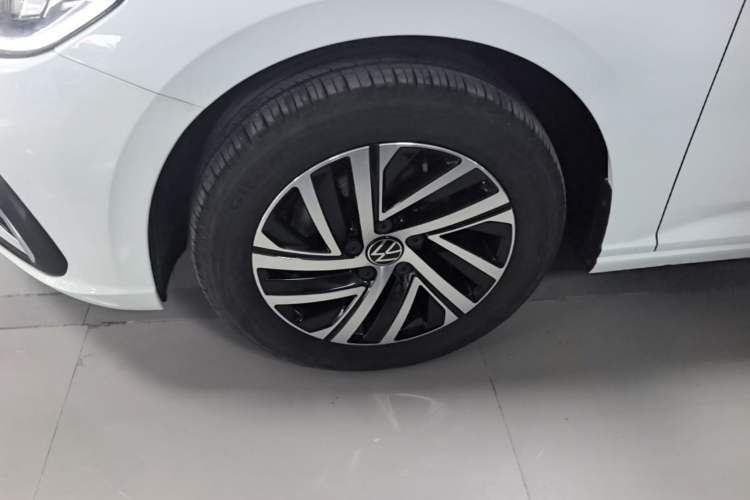Used Volkswagen Lavida 2024 300TSI DSG Starry Sky Leading Edition Left Front Wheel Hub