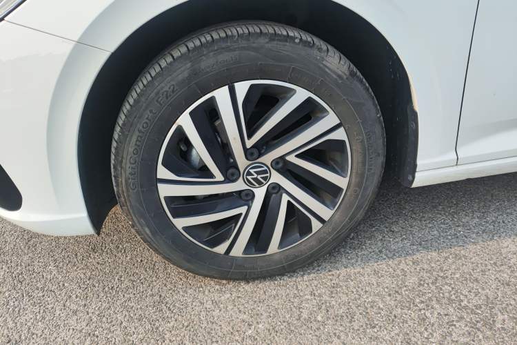 Used Volkswagen Lavida 2024 300TSI DSG Starry Sky Leading Edition Left Front Wheel Hub