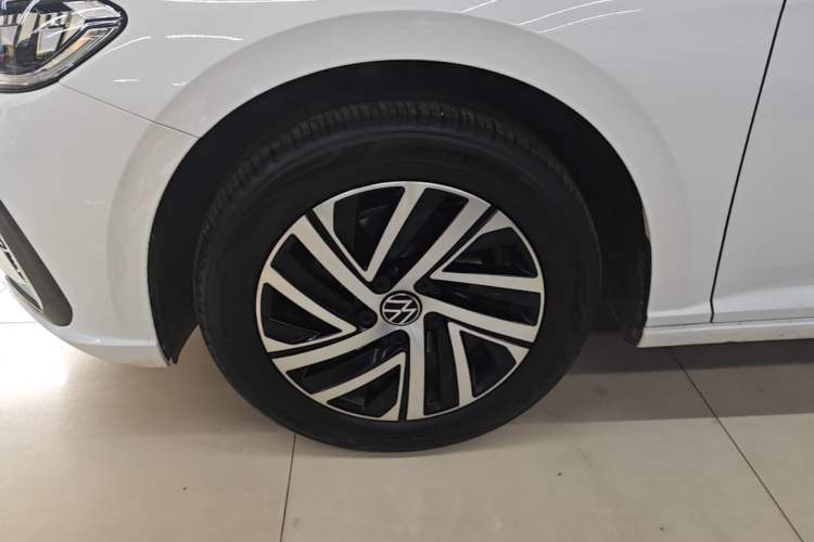 Used Volkswagen Lavida 2024 300TSI DSG Starry Sky Leading Edition Left Front Wheel Hub