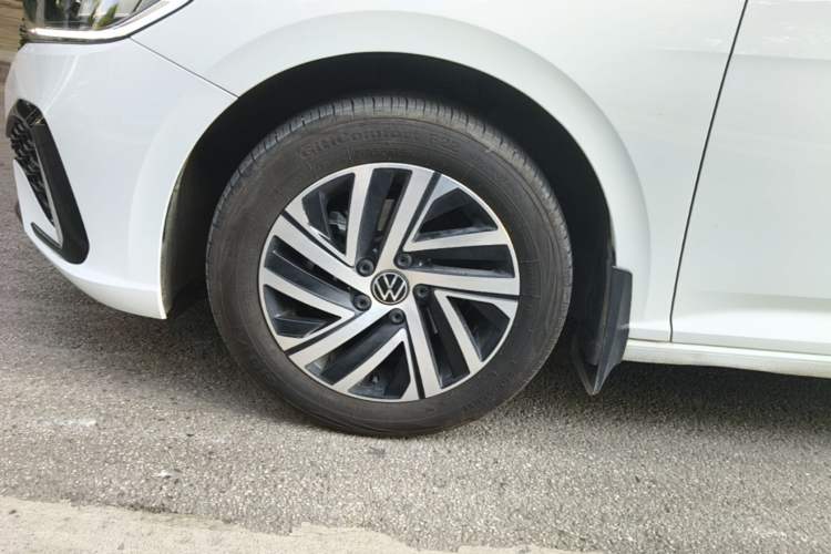 Used Volkswagen Lavida 2024 300TSI DSG Starry Sky Leading Edition Left Front Wheel Hub