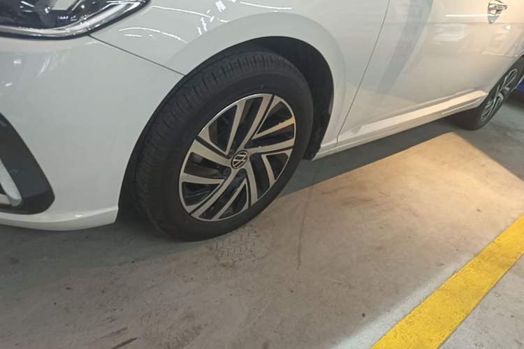 Used Volkswagen Lavida 2024 1.5L Automatic Starry Sky 5 Million Edition Left Front Wheel Hub