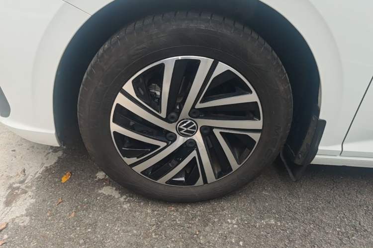 Used Volkswagen Lavida 2024 300TSI DSG Starry Sky Leading Edition Left Front Wheel Hub