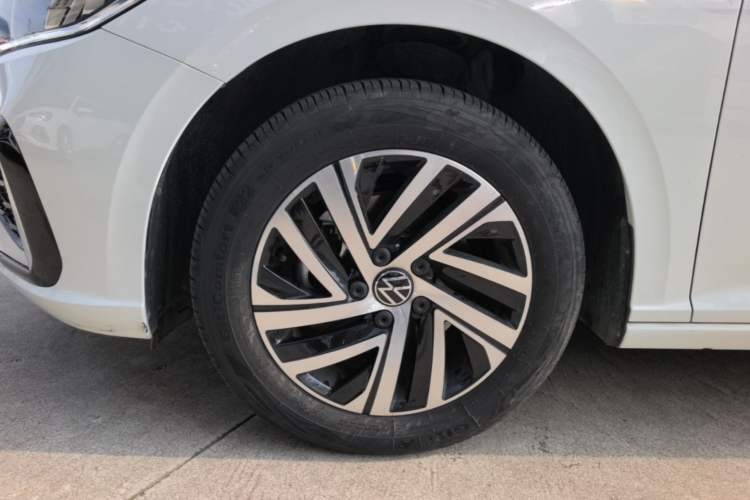 Used Volkswagen Lavida 2024 300TSI DSG Starry Sky Leading Edition Left Front Wheel Hub