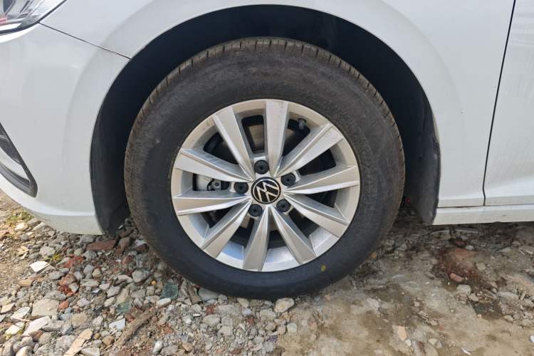 Used Volkswagen Lavida 2024 1.5L Automatic DeYi Edition Left Front Wheel Hub