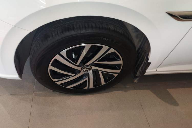 Used Volkswagen Lavida 2024 300TSI DSG Starry Sky Leading Edition Left Front Wheel Hub
