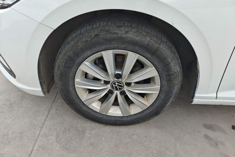 Used Volkswagen Lavida 2024 1.5L Automatic DeYi Edition Left Front Wheel Hub