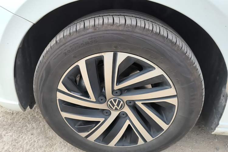 Used Volkswagen Lavida 2024 300TSI DSG Full-Comfort Edition Left Front Wheel Hub