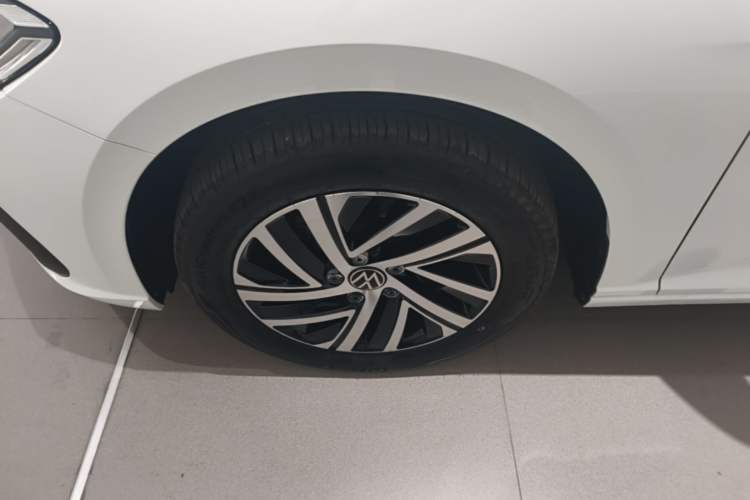 Used Volkswagen Lavida 2024 300TSI DSG Starry Sky Leading Edition Left Front Wheel Hub