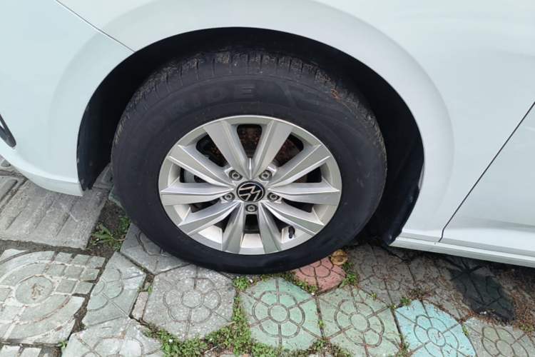 Used Volkswagen Lavida 2024 1.5L Automatic DeYi Edition Left Front Wheel Hub