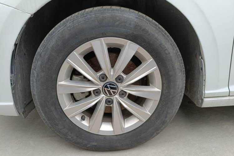 Used Volkswagen Lavida 2024 1.5L Automatic DeYi Edition Left Front Wheel Hub