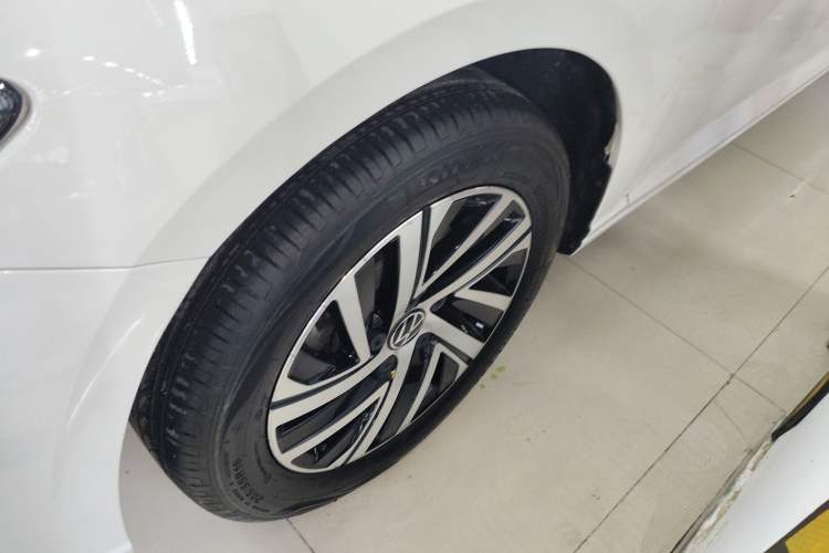 Used Volkswagen Lavida 2024 300TSI DSG Starry Sky Deluxe Edition Left Front Wheel Hub