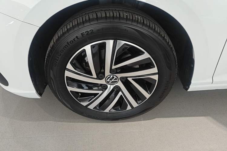 Used Volkswagen Lavida 2024 300TSI DSG Starry Sky Leading Edition Left Front Wheel Hub