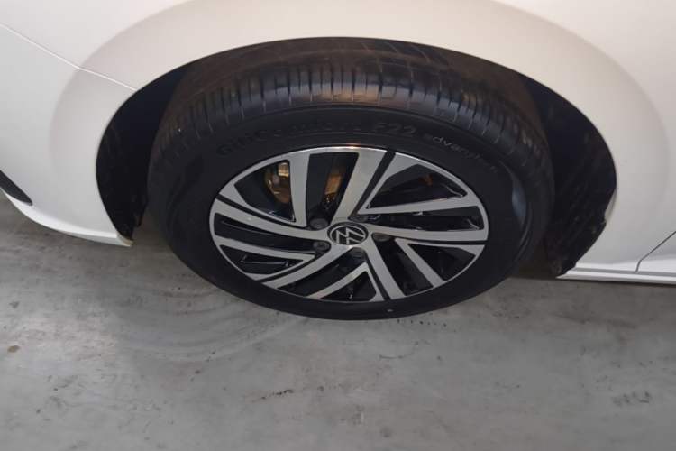 Used Volkswagen Lavida 2024 300TSI DSG Starry Sky Leading Edition Left Front Wheel Hub