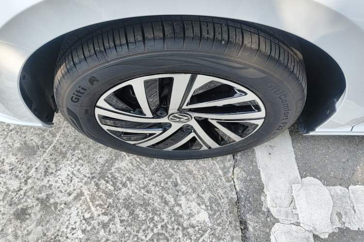 Used Volkswagen Lavida 2024 300TSI DSG Starry Sky Leading Edition Left Front Wheel Hub