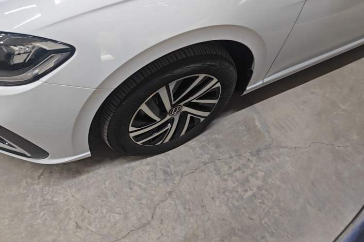 Used Volkswagen Lavida 2024 300TSI DSG Starry Sky Leading Edition Left Front Wheel Hub