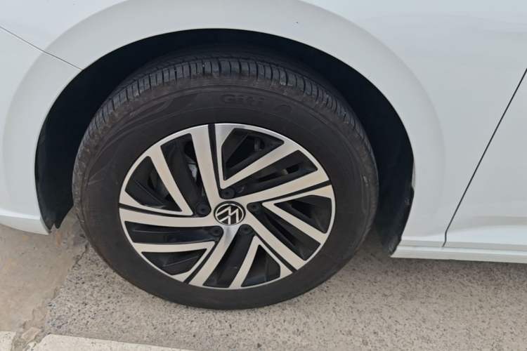 Used Volkswagen Lavida 2024 300TSI DSG Starry Sky Leading Edition Left Front Wheel Hub