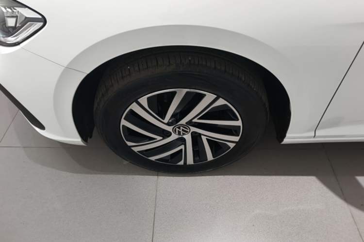 Used Volkswagen Lavida 2024 300TSI DSG Starry Sky Leading Edition Left Front Wheel Hub