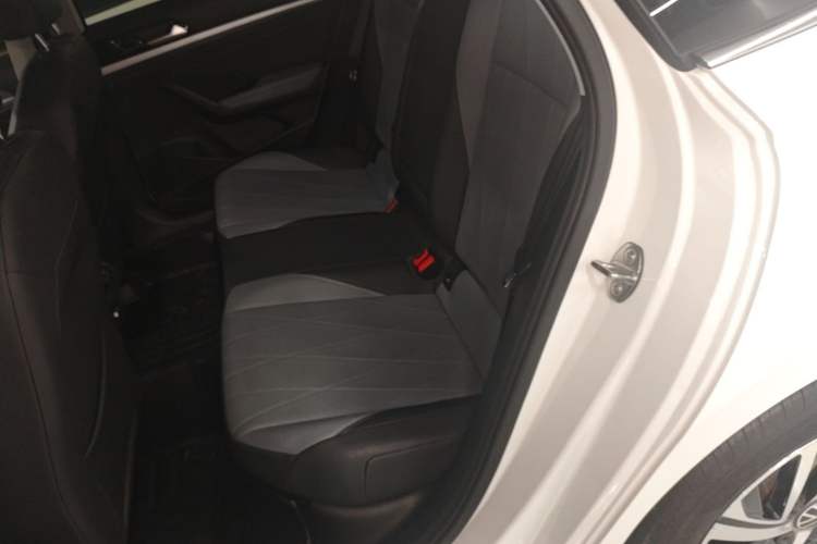 Used Volkswagen Lavida 2024 1.5L Automatic Starry Sky 5 Million Edition Left Rear Seat