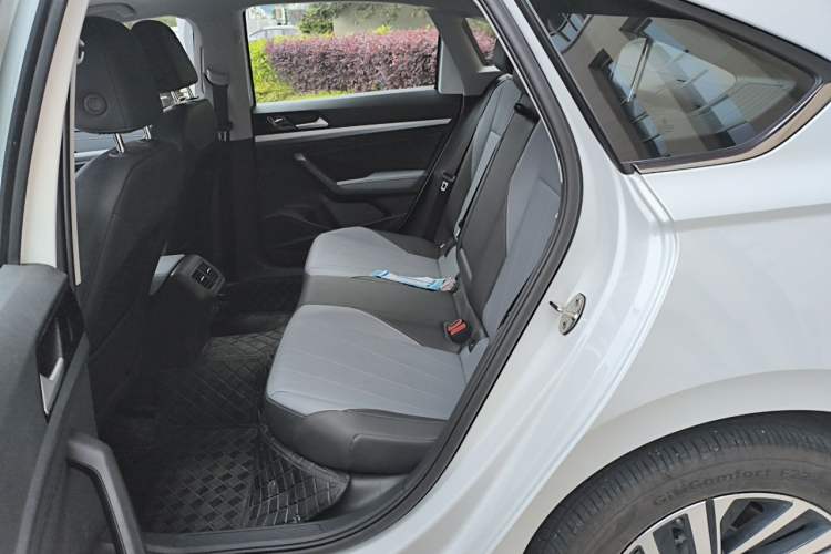 Used Volkswagen Lavida 2024 1.5L Automatic 5 Million Edition Left Rear Seat