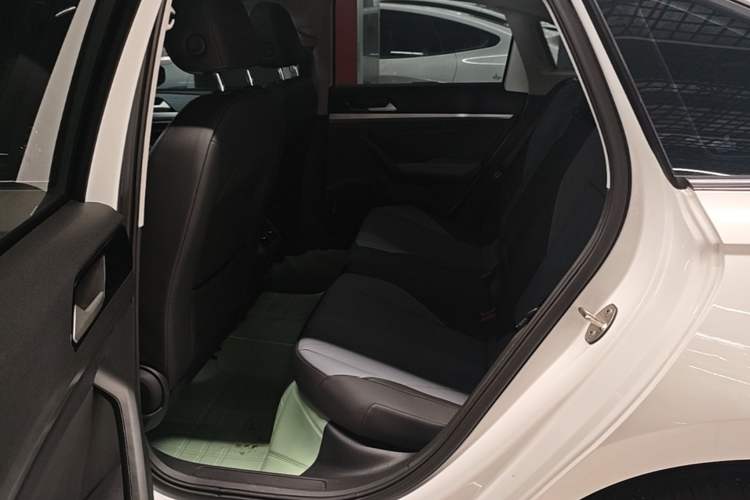 Used Volkswagen Lavida 2024 1.5L Automatic Starry Sky 5 Million Edition Left Rear Seat