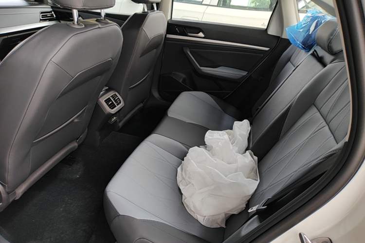 Used Volkswagen Lavida 2024 1.5L Automatic Starry Sky 5 Million Edition Left Rear Seat