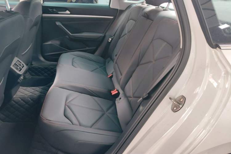 Used Volkswagen Lavida 2024 300TSI DSG Starry Sky Leading Edition Left Rear Seat