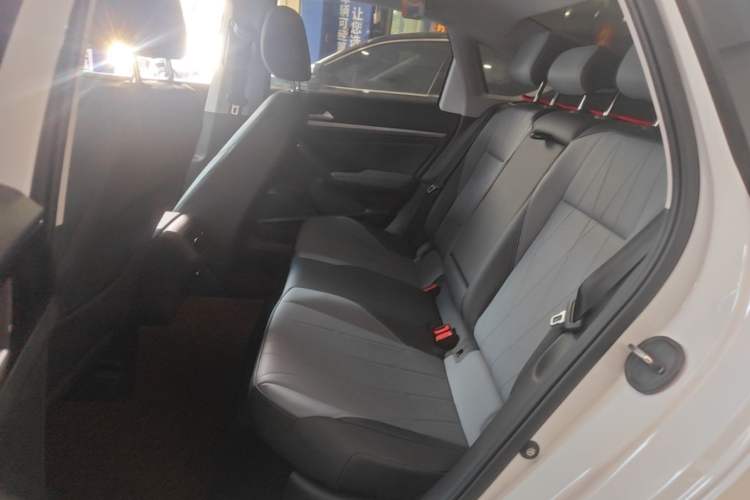 Used Volkswagen Lavida 2024 1.5L Automatic Starry Sky 5 Million Edition Left Rear Seat