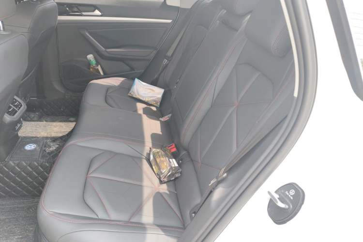 Used Volkswagen Lavida 2024 300TSI DSG Starry Sky Leading Edition Left Rear Seat