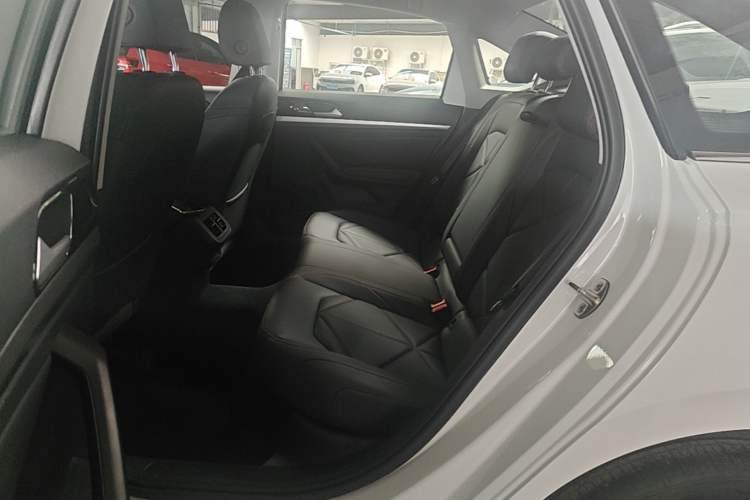 Used Volkswagen Lavida 2024 300TSI DSG Starry Sky Leading Edition Left Rear Seat