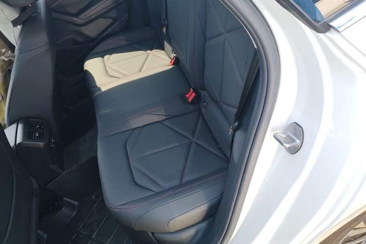 Used Volkswagen Lavida 2024 300TSI DSG Starry Sky Leading Edition Left Rear Seat