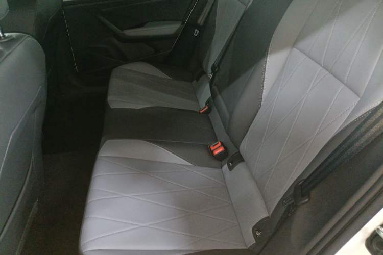 Used Volkswagen Lavida 2024 1.5L Automatic Starry Sky 5 Million Edition Left Rear Seat