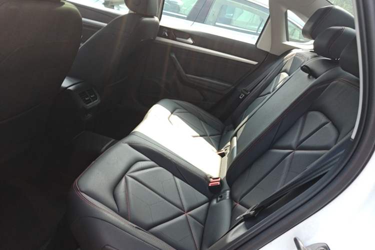 Used Volkswagen Lavida 2024 300TSI DSG Starry Sky Leading Edition Left Rear Seat