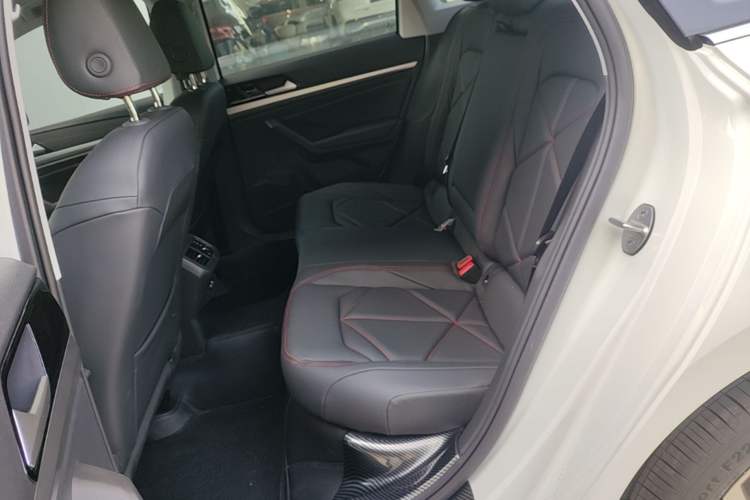 Used Volkswagen Lavida 2024 300TSI DSG Starry Sky Leading Edition Left Rear Seat