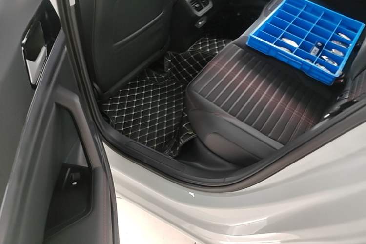 Used Volkswagen Lavida 2024 300TSI DSG Starry Sky Deluxe Edition Left Rear Seat