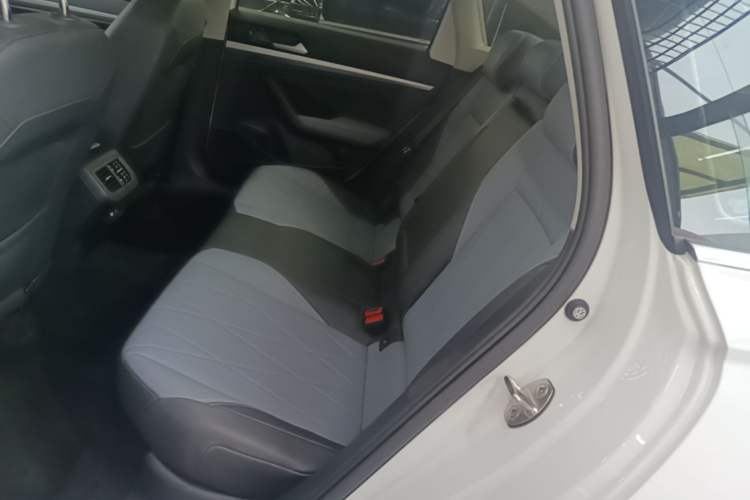 Used Volkswagen Lavida 2024 1.5L Automatic Starry Sky 5 Million Edition Left Rear Seat