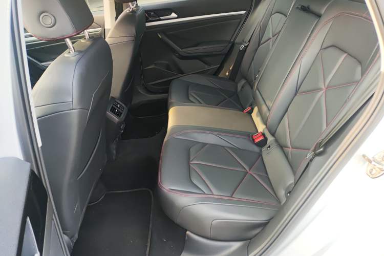 Used Volkswagen Lavida 2024 300TSI DSG Starry Sky Leading Edition Left Rear Seat