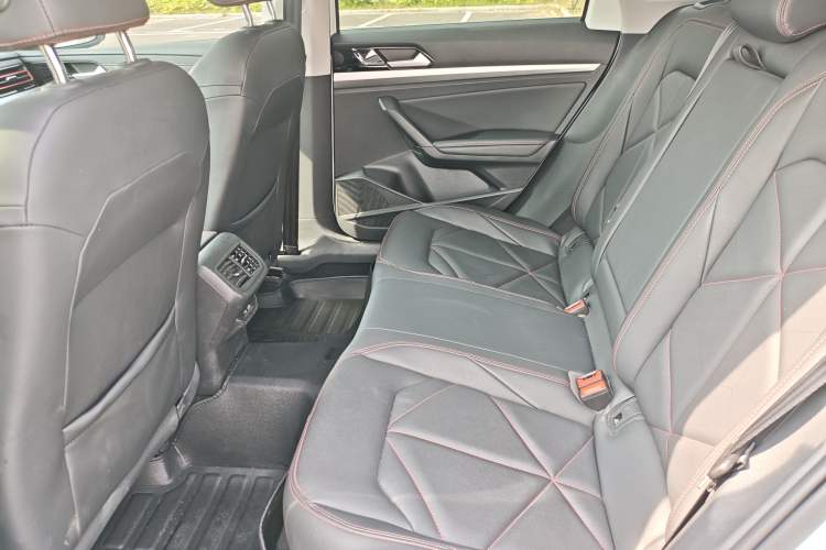 Used Volkswagen Lavida 2024 300TSI DSG Starry Sky Leading Edition Left Rear Seat