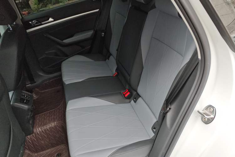 Used Volkswagen Lavida 2024 1.5L Automatic Starry Sky 5 Million Edition Left Rear Seat