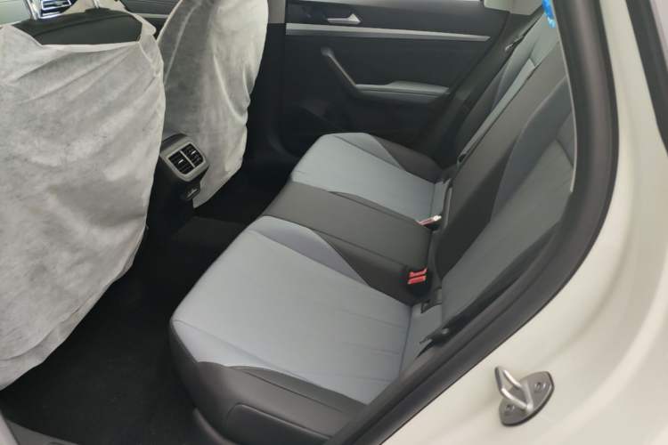 Used Volkswagen Lavida 2024 1.5L Automatic Starry Sky 5 Million Edition Left Rear Seat
