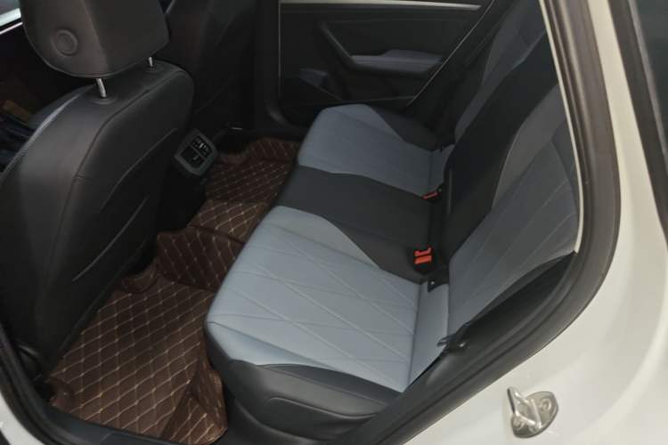 Used Volkswagen Lavida 2024 1.5L Automatic Starry Sky 5 Million Edition Left Rear Seat